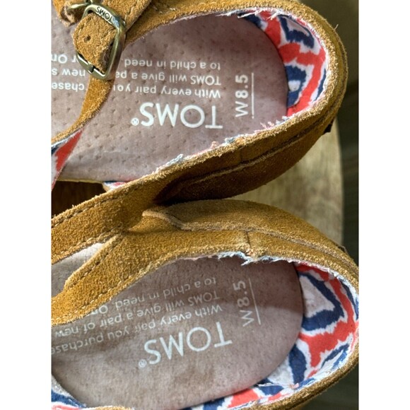 Womens Toms Shoes Wedge Heel Sandals Brown Suede Tassle Ankle Strap Sz 8.5 - Picture 4 of 6